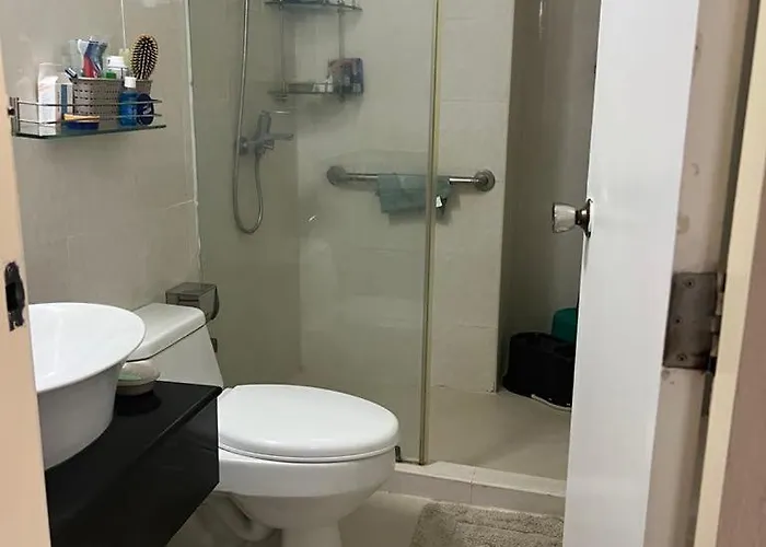 Spacious 2 Bed & 2 Bath In Newport * Manila