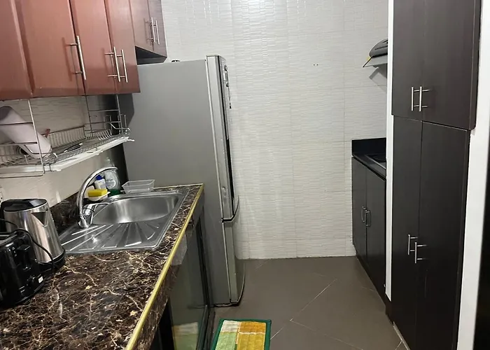 Spacious 2 Bed & 2 Bath In Newport * Manila