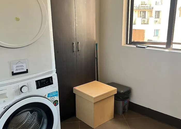 Spacious 2 Bed & 2 Bath In Newport Apartment